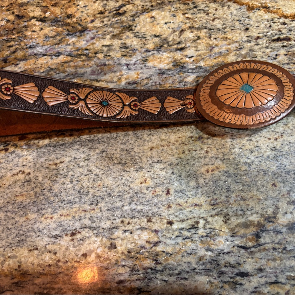 Vintage chambers Tooled leather Western Concho embossed belt sz 30 USA made